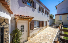 2 Bedroom Lovely Home In Novi Vinodolski